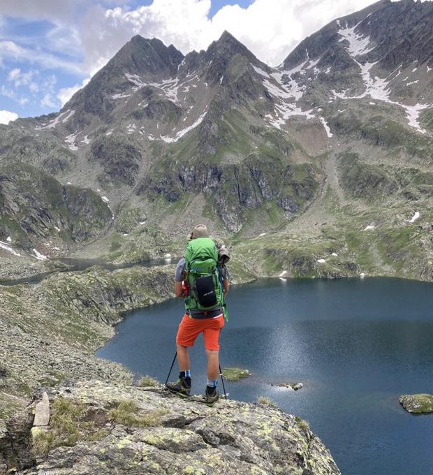 Wanderer auf markierten Wegen